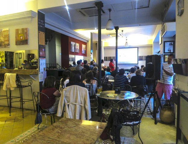 café